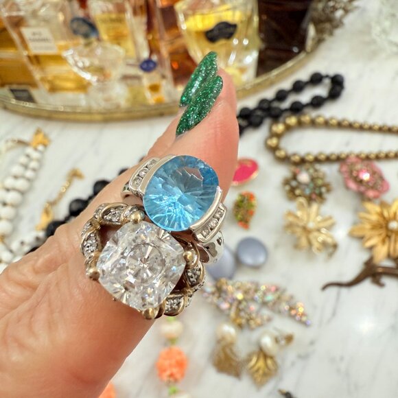 Huge collection of Vintage jewelry with Vanity/Dresser Tray - Picture 3 of 17